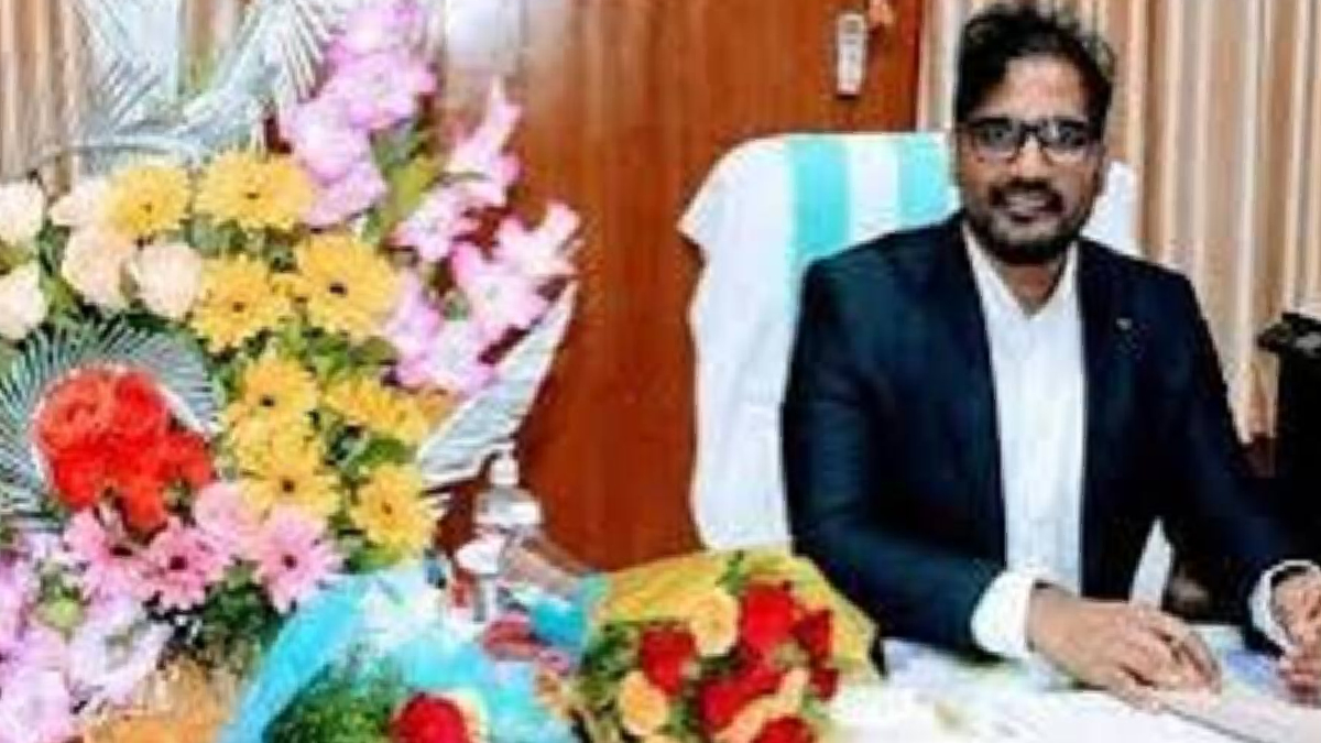 KPSC ನೇಮಕಾತಿ ಅಕ್ರಮಕ್ಕೆ ಬಿಗ್ ಟ್ವಿಸ್ಟ್; ಪ್ರಶ್ನೆ ಪತ್ರಿಕೆ ಬರೆದು ಲೀಕ್, OMR ಶೀಟ್‌ಗೂ ಕೈ ಹಾಕಿದ್ದ IAS!!