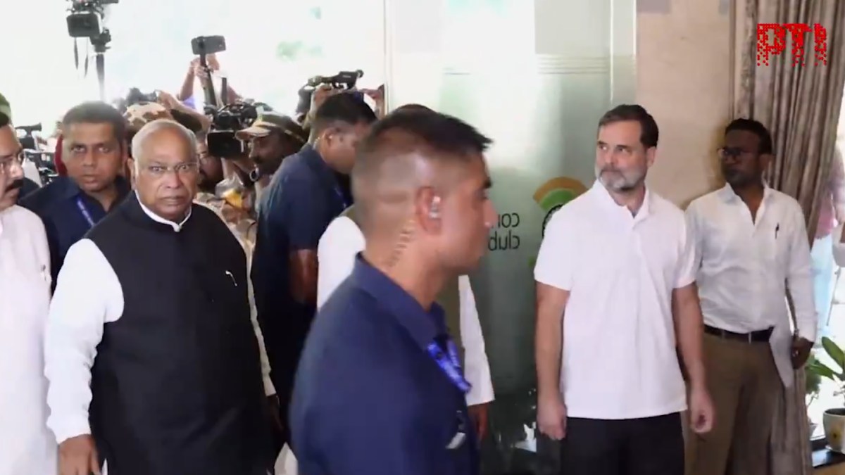 SIR ವಿವಾದಕ್ಕೆ INDIA ಬ್ಲಾಕ್ ಬಿಗ್ ಪ್ಲ್ಯಾನ್- CEC ಜ್ಞಾನೇಶ್ ಕುಮಾರ್ ವಿರುದ್ಧ ಹೊಸ ಅಸ್ತ್ರ!!