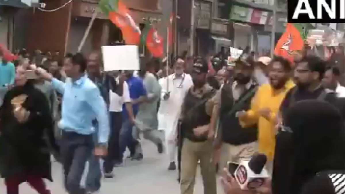 BJP Protest Erupts at Srinagar’s Lal Chowk Over Unemployment, Corruption Allegations