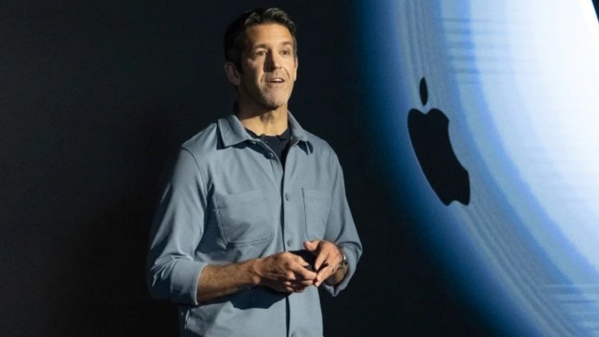 Apple Reportedly Shelves Ambitious Foldable MacBook-iPad Hybrid as John Ternus Begins New Era