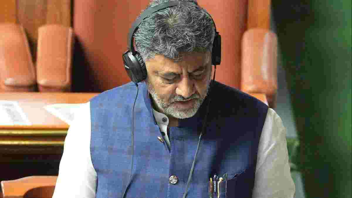 ಅಶೋಕ್ ಪ್ರಶ್ನೆಗೆ ಡಿಕೆಶಿ ತಿರುಗೇಟು - ವಿಧಾನಸಭೆಯಲ್ಲಿ ‘ವಿಶೇಷ ಅಧಿವೇಶನ’ದ ಹೆಸರಿನಲ್ಲೇ ವಾಕ್ಸಮರ!!