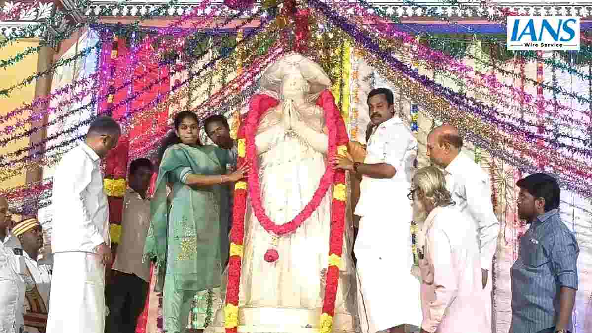 ತಂಜಾವೂರು - ರಾಜ ಸರ್ಫೋಜಿ II ಅವರ 249ನೇ ಜನ್ಮದಿನ; ಪ್ರತಿಮೆಗೆ ಗಣ್ಯರಿಂದ ಗೌರವ ನಮನ!!