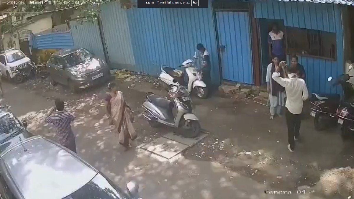 Kandivali East Knife Attack: Man Injured in Broad-Daylight Assault, CCTV Footage Surfaces