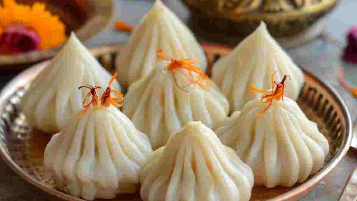 ಗಣಪತಿ ಕೈಯಲ್ಲಿ ಮೋದಕ ಇರಲು ಕಾರಣವೇನು? 21 ಮೋದಕಗಳ ಹಿಂದಿರುವ ವಿಶೇಷ ನಂಬಿಕೆ!!
