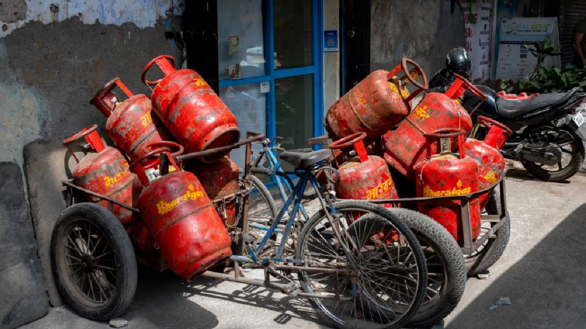Centre Reduces LPG Refill Booking Wait to 25 Days, Bringing Relief to Rural Users