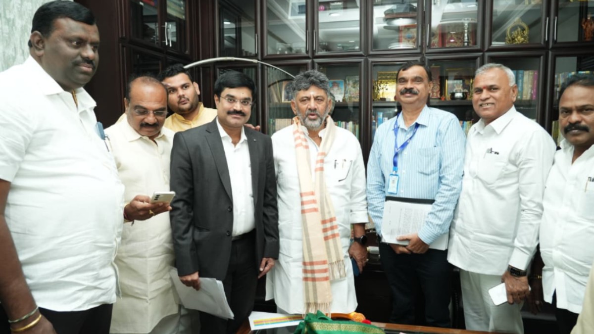ಹಾಲಿನ ದರ ಹೆಚ್ಚಳಕ್ಕೆ ಒಕ್ಕೂಟಗಳ ಒತ್ತಾಯ - ಕ್ಯಾಬಿನೆಟ್‌ನಲ್ಲಿ ಅಂತಿಮ ನಿರ್ಧಾರ ಎಂದ ಡಿಕೆಶಿ!!