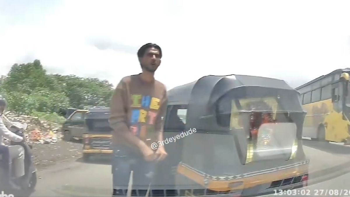 Navi Mumbai Road Rage: Auto Chases Car After Overtaking, Two Men Smash Windscreen Near Taloja