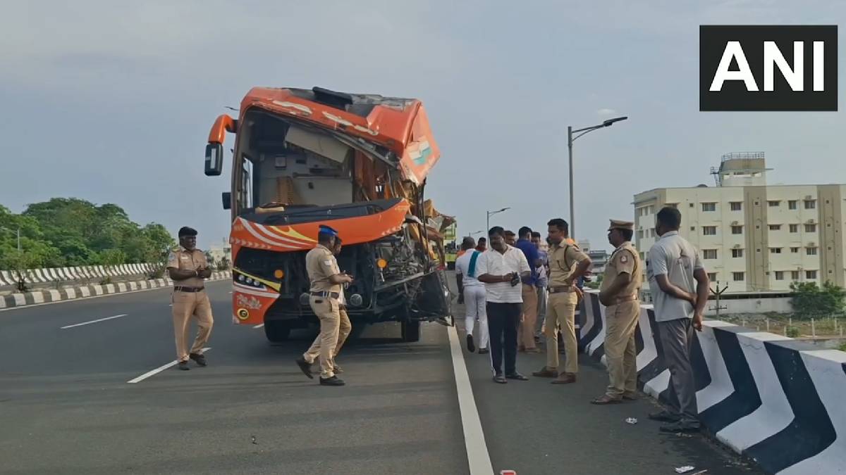 Perambalur Highway Accident: Two Passengers Dead, Six Seriously Injured After Omni Bus Hits Truck