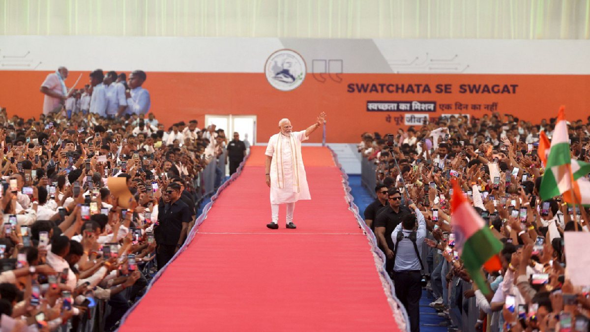 Modi Unveils Major Rail Expansion in Gujarat as Rs 35,000 Crore Projects Take Shape