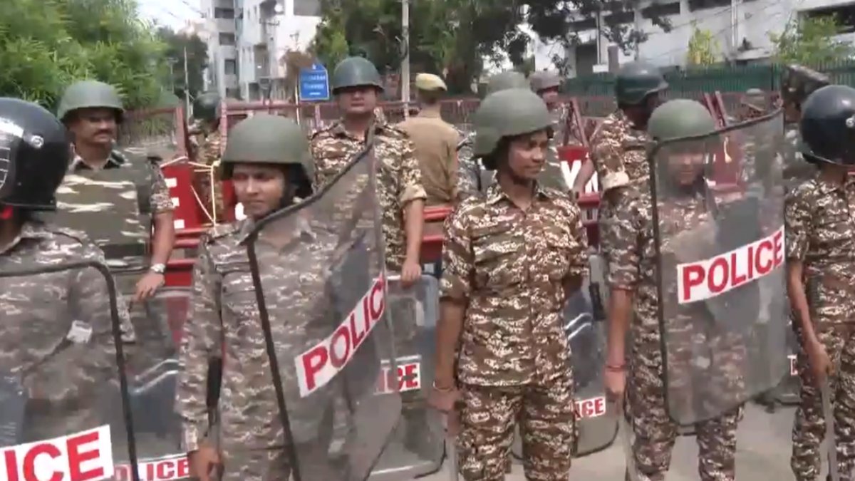 Heavy Police Deployment as Congress Protests Against CEC Gyanesh Kumar