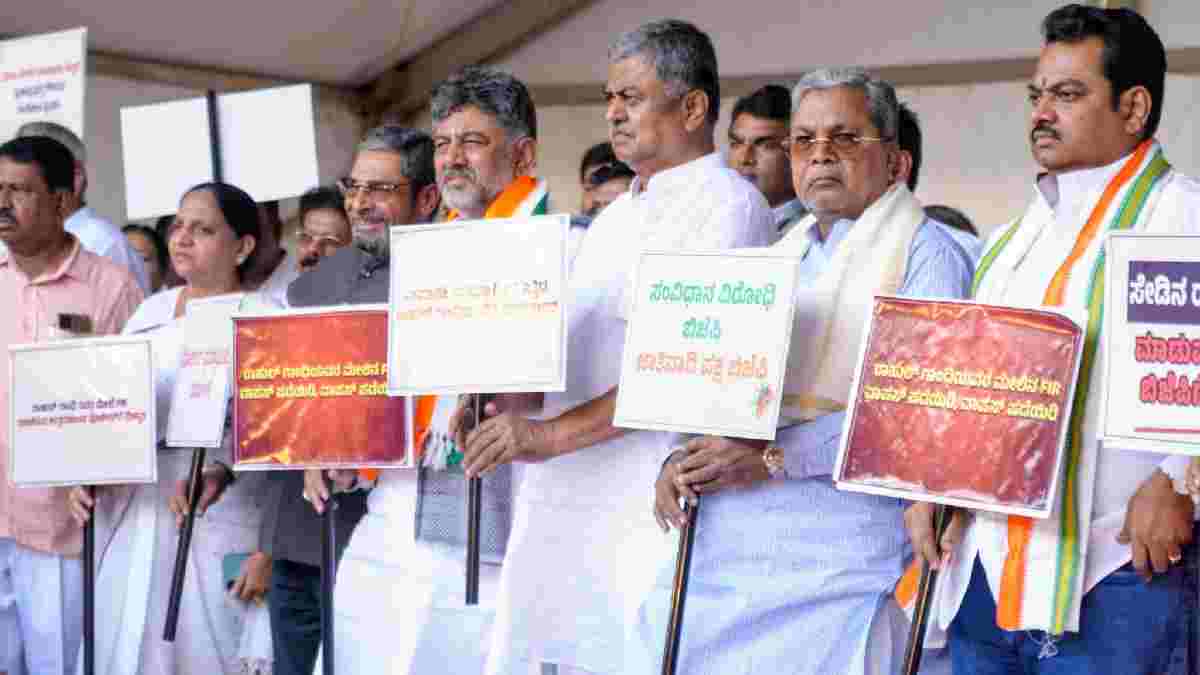 ರಾಹುಲ್ ಗಾಂಧಿ ವಿರುದ್ಧ ಎಫ್‌ಐಆರ್- ‘ನೂರು ಕೇಸ್ ಹಾಕಿದರೂ ಹೆದರಲ್ಲ’ ಎಂದ ಡಿಕೆಶಿ!!