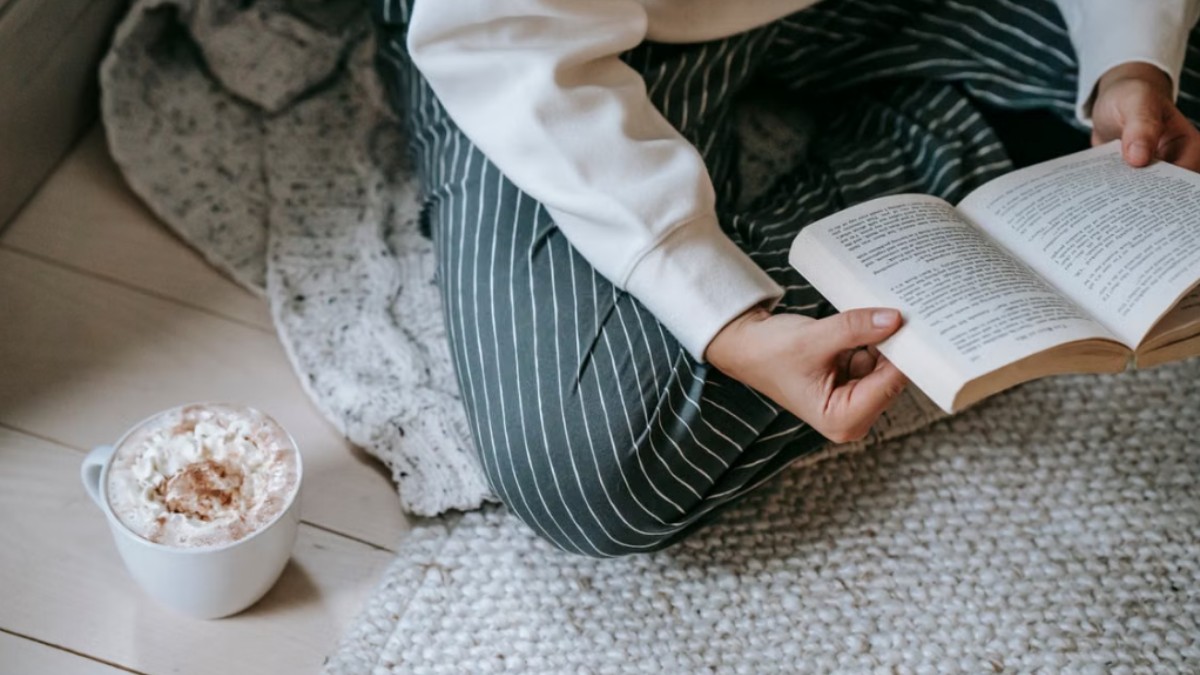 Singapore Will Pay You To Read Books For 15 Minutes A Day Instead Of Doomscrolling