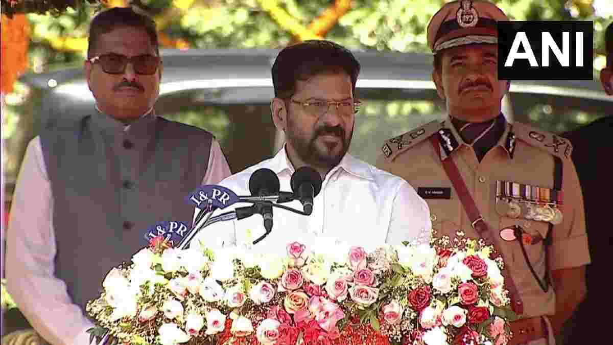 ಇಂದು ತೆಲಂಗಾಣ ಪ್ರಜಾಪಾಲನಾ ದಿನಾಚರಣೆ; ‘ಜನರ ಮನೆ ಬಾಗಿಲಿಗೆ ಆಡಳಿತ ತಲುಪಬೇಕು’ ಎಂದ ರೇವಂತ್ ರೆಡ್ಡಿ!!