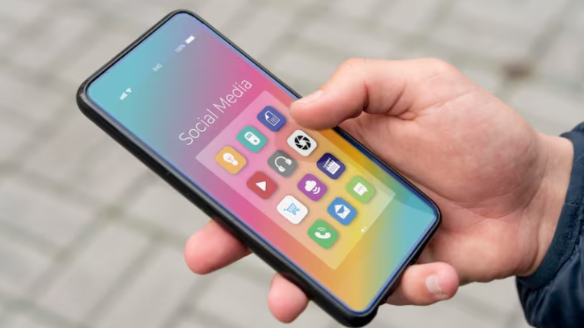 Samsung Phones Have 88 Pre-Installed Apps, While iPhone Has 50: Study