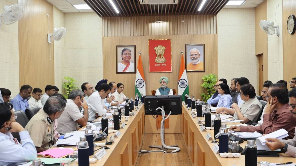 Delhi L-G Orders Safety Audit of All PG Hubs Within a Week After Satya Niketan Building Collapse