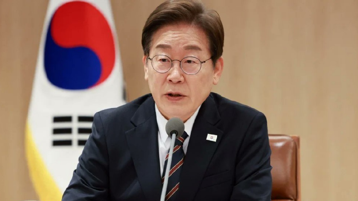 South Korea Demands Apology After Ukraine Reveals North Korean POW Transfer