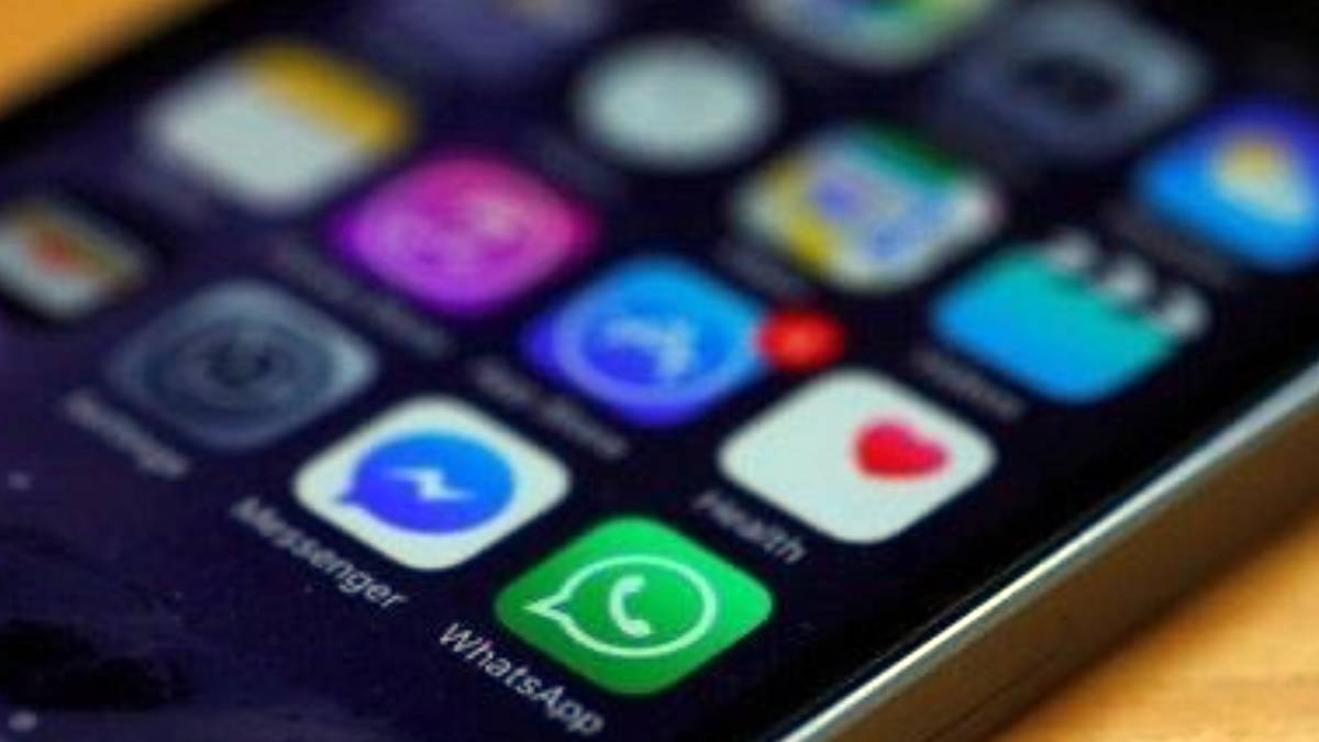 Samsung Smartphones Have the Most Pre-Installed Apps, Study Finds; iPhone Has 50