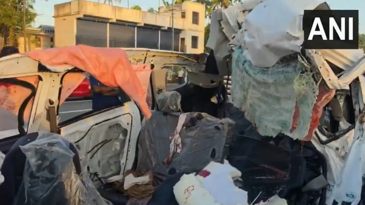 Kerala Horror Crash: Eight Killed After Car Rams Into Parked Lorry on NH-66 in Thrissur