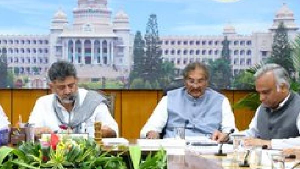 ಭಾರತದ ಸ್ವದೇಶಿ ಬುಲೆಟ್‌ ಟ್ರೈನ್‌ ಬಾಡಿ ಫ್ರೇಮ್‌ ಮತ್ತು ರೈಲ್ವೆ ಸಚಿವ ಅಶ್ವಿನಿ ವೈಷ್ಣವ್ | Photo Credit: https://x.com/thekjgeorge