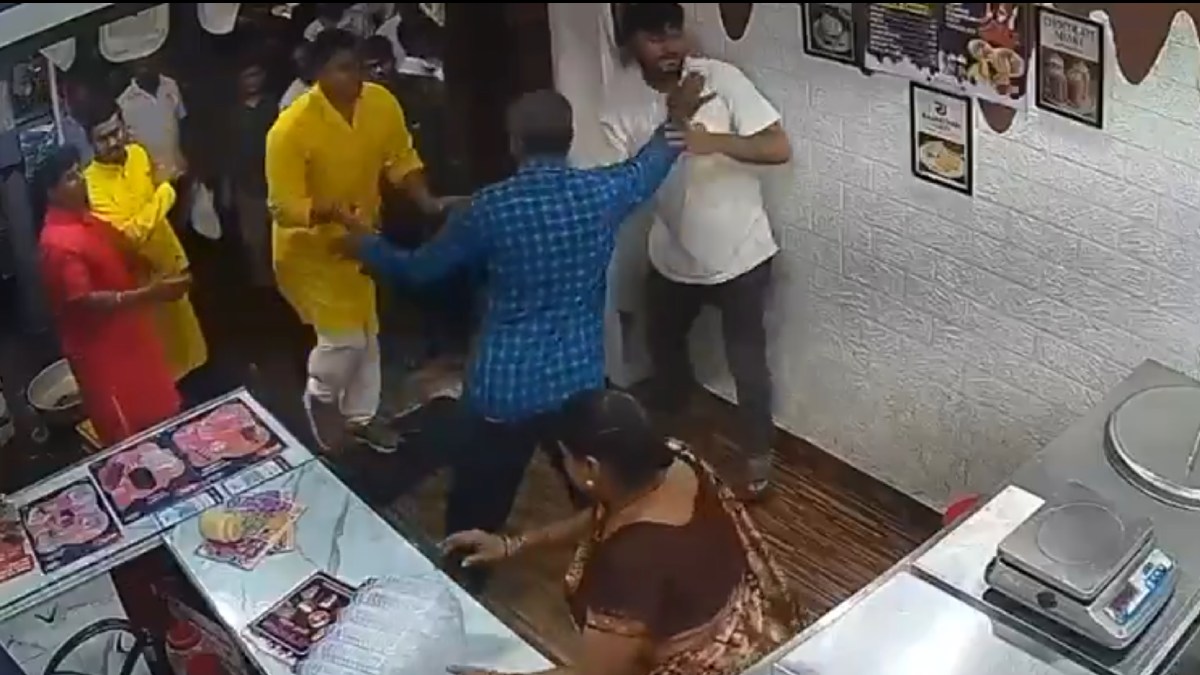 Vadodara Ganpati Donation Row: Shopkeeper Refuses ₹21,000, Youths Allegedly Attack Store