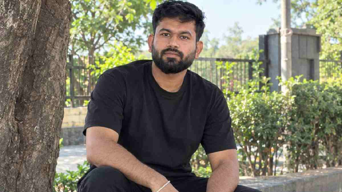 ಕಾಕ್ರೋಚ್ ಜನತಾ ಪಕ್ಷದ ಅಭಿಜಿತ್ ದೀಪ್ಕೆ ಸುತ್ತ ಕುತೂಹಲ | Photo Credit: https://www.facebook.com/Abhijeet.dipke.update?__tn__=-UC*F