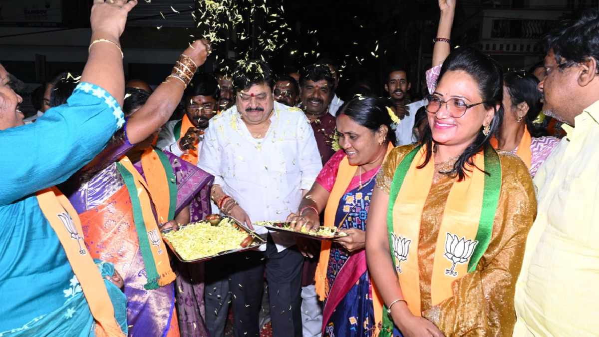 ವನಸ್ಥಲೀಪುರಂನಲ್ಲಿ ಬಿಜೆಪಿ ಕಚೇರಿ ಉದ್ಘಾಟನೆ; ಪದವೀಧರರ ಎಂಎಲ್‌ಸಿ ಚುನಾವಣೆಗೆ ನೋಂದಣಿ ಅಭಿಯಾನ!!