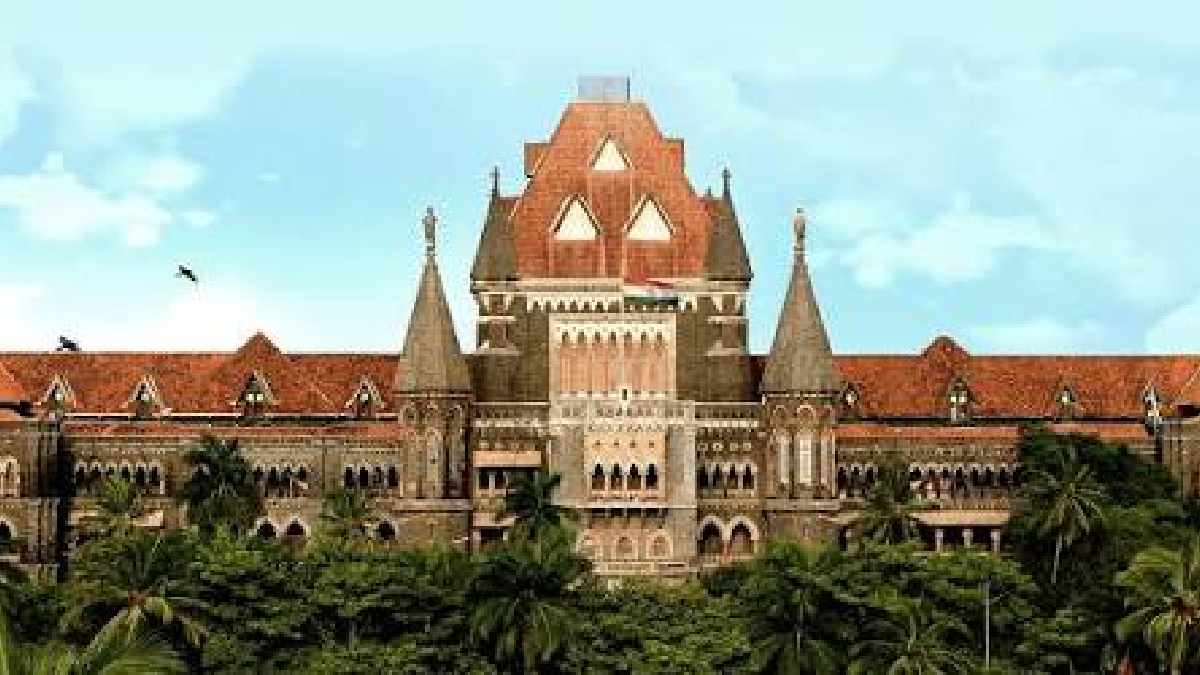 Woman attempts to throw purse at Bombay High Court judge