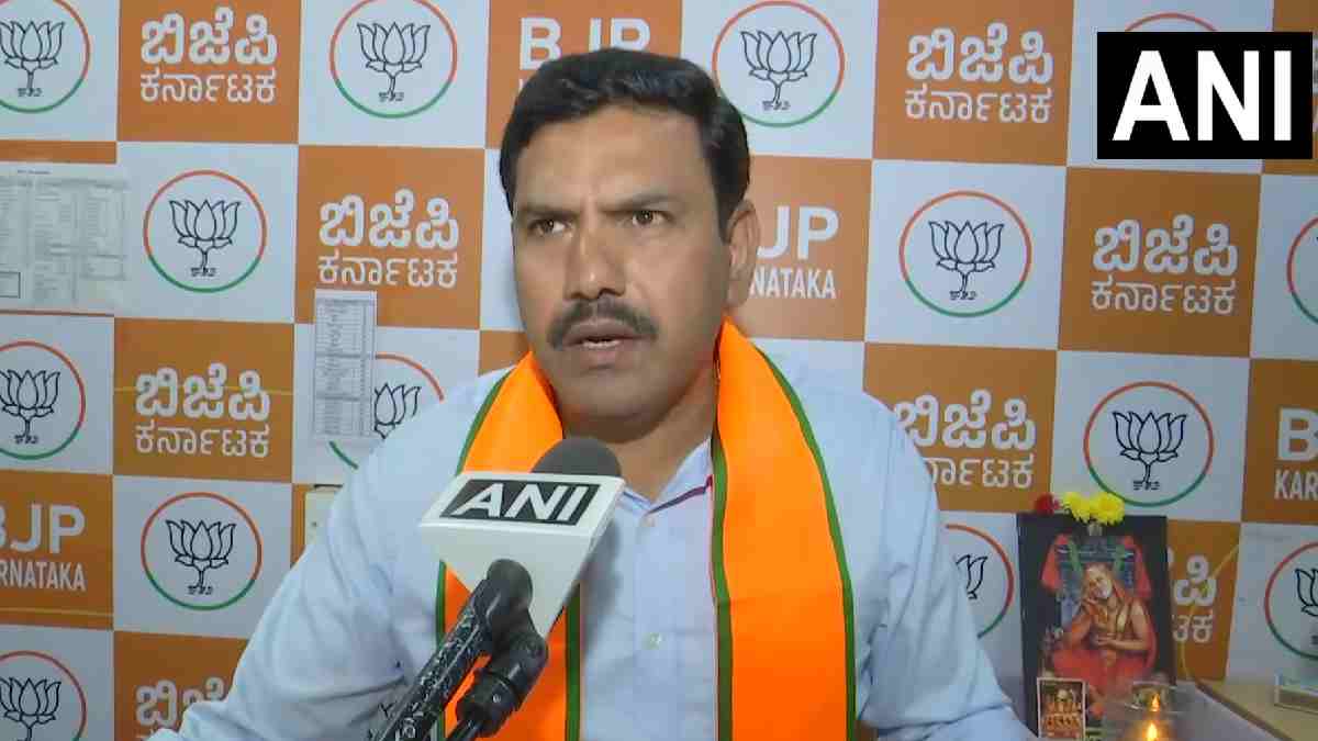 SIR ವಿರೋಧಿ ಪ್ರತಿಭಟನೆಗೆ ಬಿ.ವೈ. ವಿಜಯೇಂದ್ರ ತಿರುಗೇಟು; ಕಾಂಗ್ರೆಸ್ ವಿರುದ್ಧ ಅರಾಜಕತೆ ಸೃಷ್ಟಿಸುವ ಆರೋಪ!!