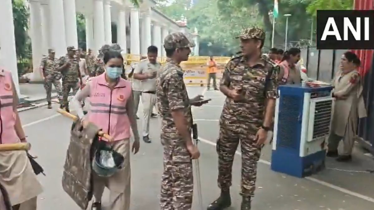 Delhi Police personnel near Jantar Mantar in New Delhi.