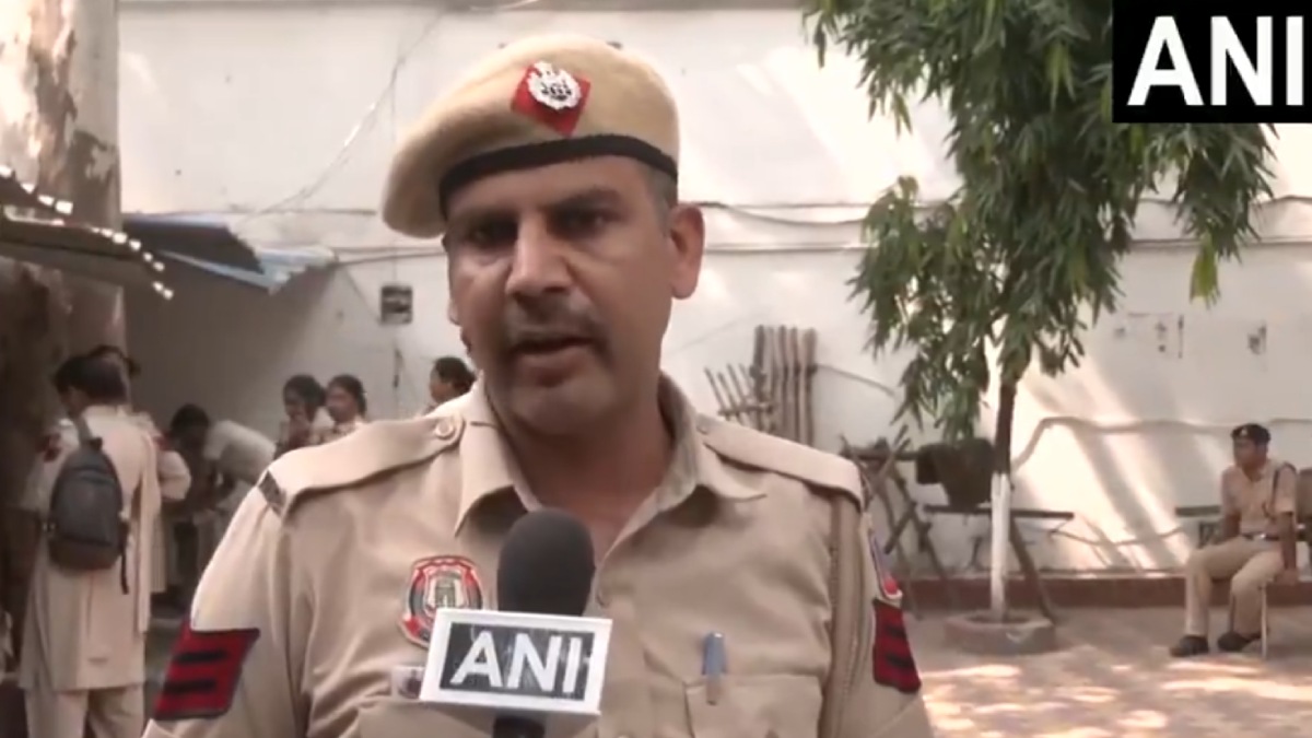 Delhi Protest Turns Tense: Cops Allege Nameplates Broken, Caps Snatched During Detentions