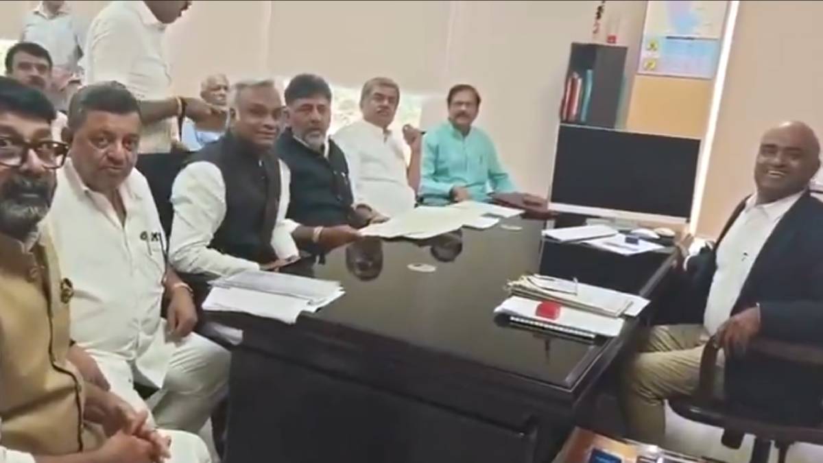 CM D.K. Shivakumar Leads Ministers to CEO Office, Seeks FIR Over Alleged Voter Deletions