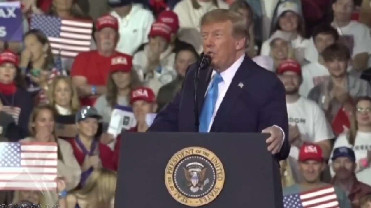 Donald Trump speaks at Kentucky campaign rally