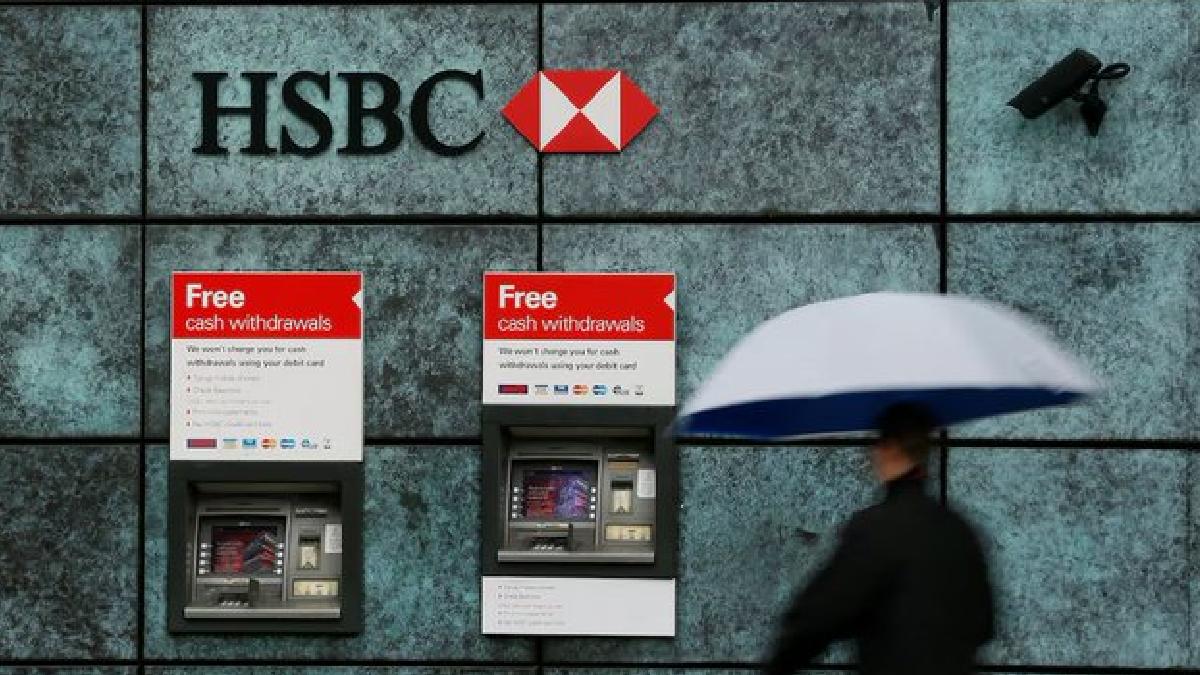 HSBC Plans Major UK Wealth Job Cuts in AI Push