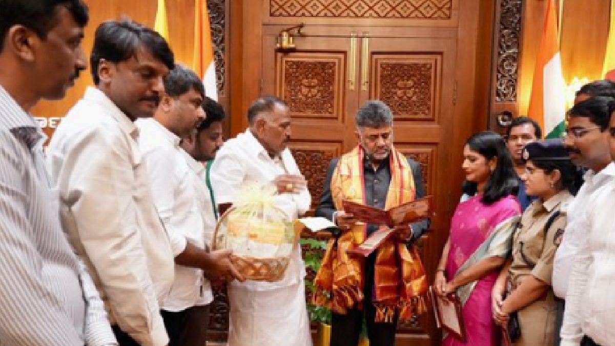 ಹಾಸನಾಂಬ ಉತ್ಸವಕ್ಕೆ ಸಿಎಂ ಡಿ.ಕೆ. ಶಿವಕುಮಾರ್‌ಗೆ ಅಧಿಕೃತ ಆಹ್ವಾನ - ಸಚಿವ ಕೆ.ಎಂ. ಶಿವಲಿಂಗೇಗೌಡ ನೇತೃತ್ವದ ನಿಯೋಗ ಭೇಟಿ!!