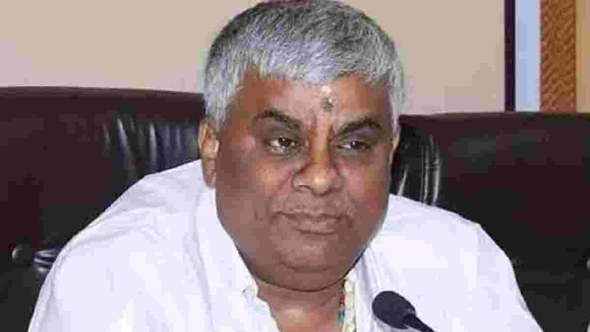 ‘ಎಸ್‌ಪಿಗೇ ನೋಟಿಸ್ ಕೊಟ್ಟ ಮೇಲೆ ನನಗೂ ಕೊಡಬಹುದು!’ ಹಾಸನ ಗಣಪತಿ ವಿವಾದದಲ್ಲಿ ರೇವಣ್ಣ ಹೇಳಿದ್ದೇನು?!!