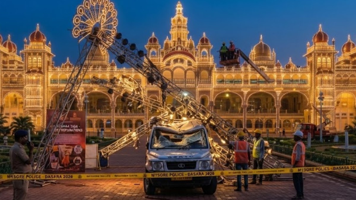ಮೈಸೂರು ದಸರಾ ಸಿದ್ಧತೆ ವೇಳೆ ಅವಘಡ - ದೀಪಾಲಂಕಾರದ ರಚನೆ ಕುಸಿದು TT ವಾಹನಕ್ಕೆ ಹಾನಿ!!