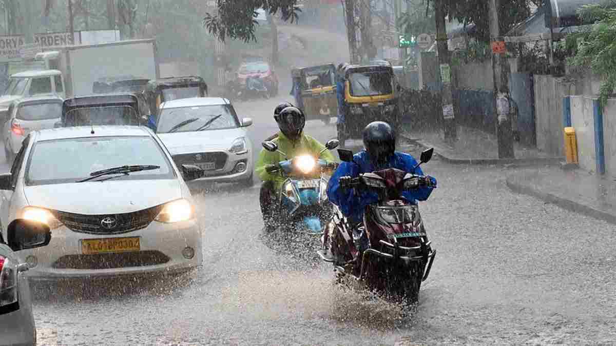 IMD Weather Alert: Rain, Thunderstorms and Gusty Winds to Affect Several States; Delhi to Stay Mostly Dry