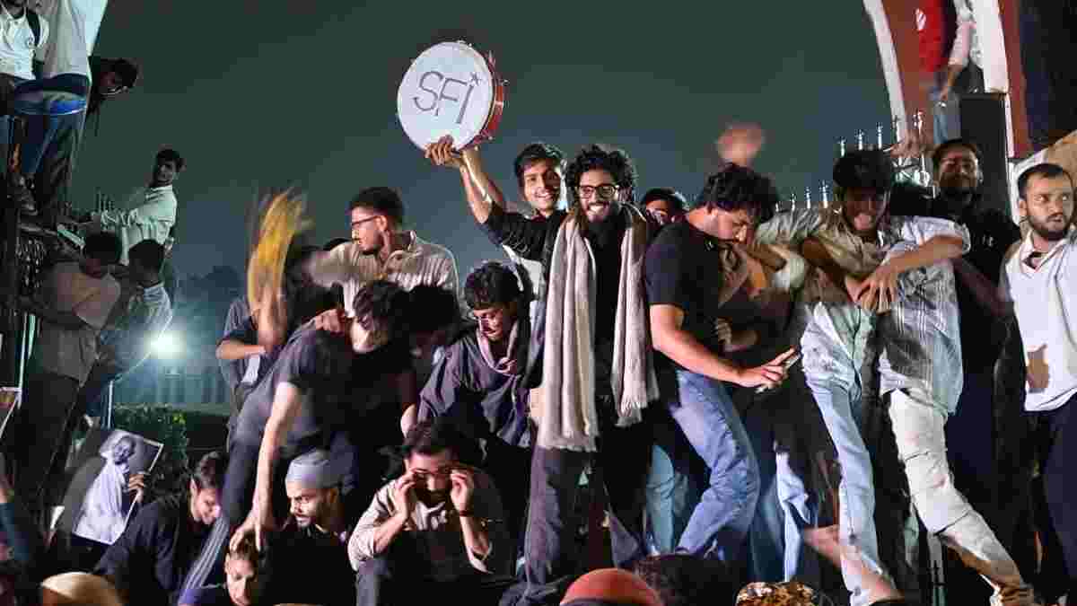 Jamia students protest demanding student union elections | Photo Credit: https://x.com/aishe_ghosh