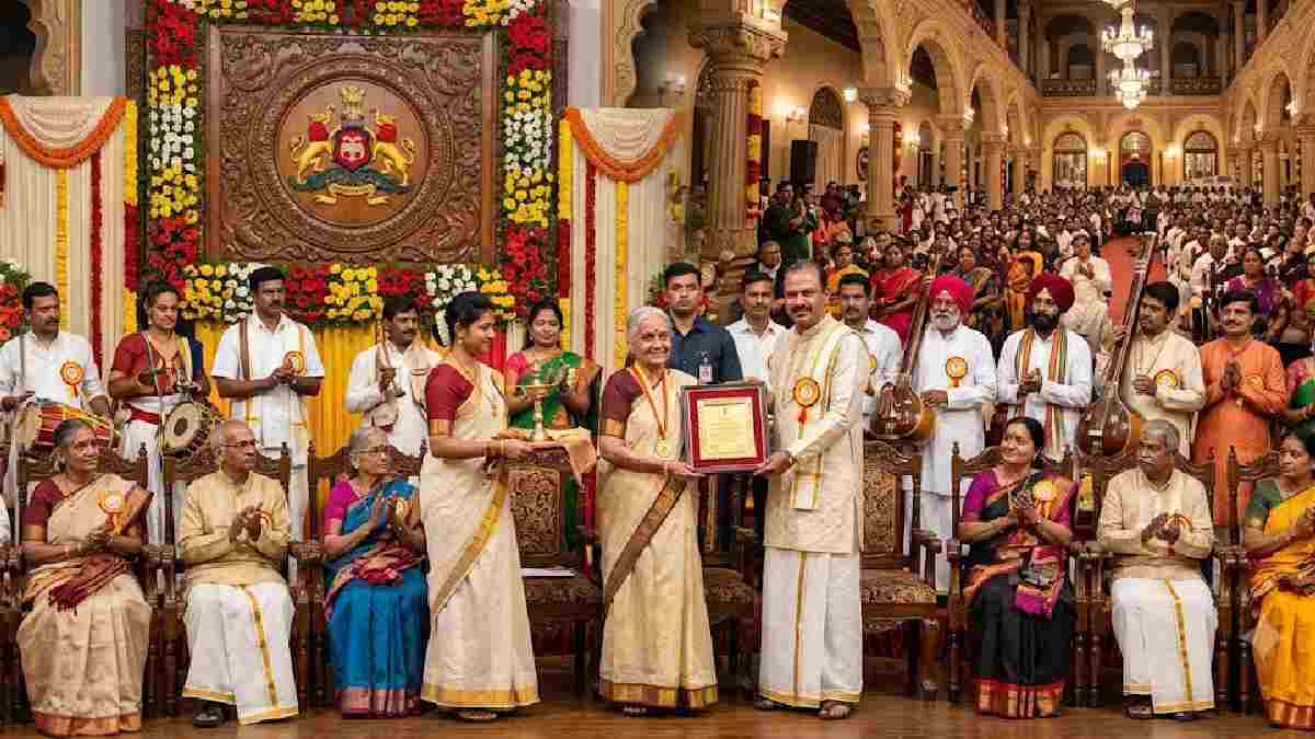 ರಾಜ್ಯೋತ್ಸವ ಪ್ರಶಸ್ತಿ ಆಯ್ಕೆಯಾದ ಏಳು ಜಾನಪದ ಸಾಧಕರು ಯಾರು? ಜಿಲ್ಲಾವಾರು ಸಂಪೂರ್ಣ ಪಟ್ಟಿ ಇಲ್ಲಿದೆ!!