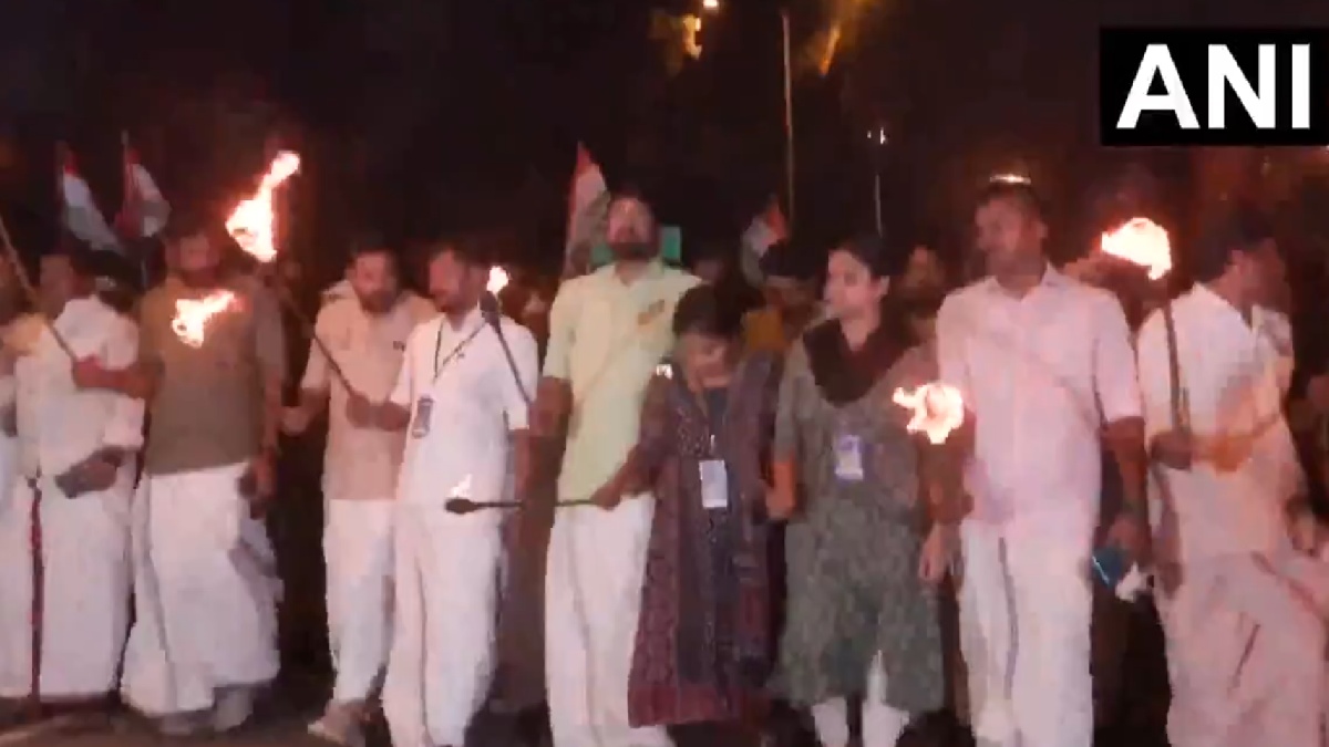 Youth Congress-SFI clash near Thiruvananthapuram hostel. | Photo Credit: https://x.com/ANI