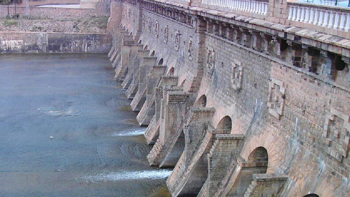 ಮಂಡ್ಯ KRS ಡ್ಯಾಂನಲ್ಲಿ ಕುಸಿದ ನೀರಿನ ಮಟ್ಟ | Photo Credit: https://x.com/TNGeography