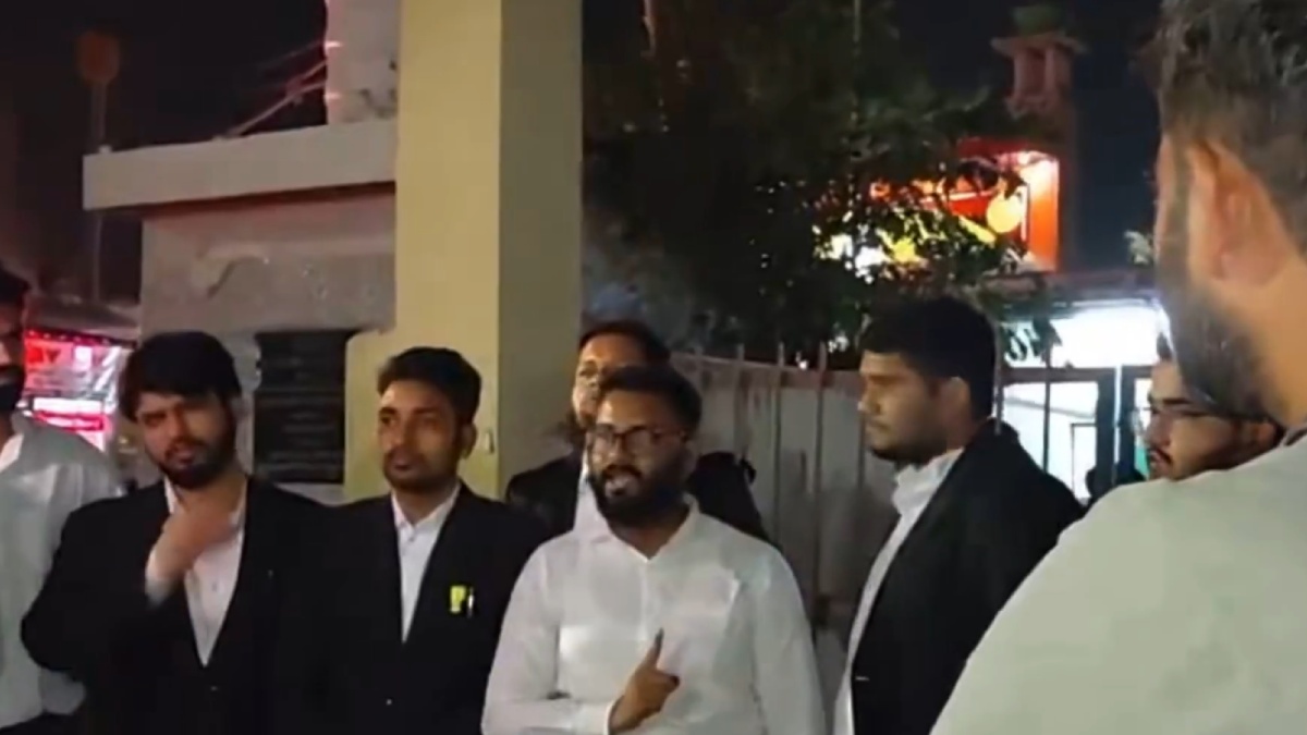 Delhi Protests: Lawyers Track Detainees And Provide Legal Aid | Photo Credit: https://x.com/