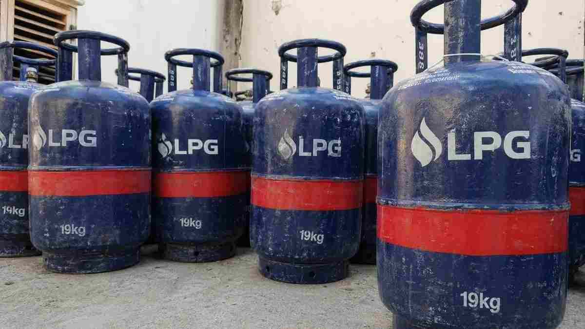 Commercial LPG Cylinder Price Hike October 1, 2026 | Photo Credit: chatGPT