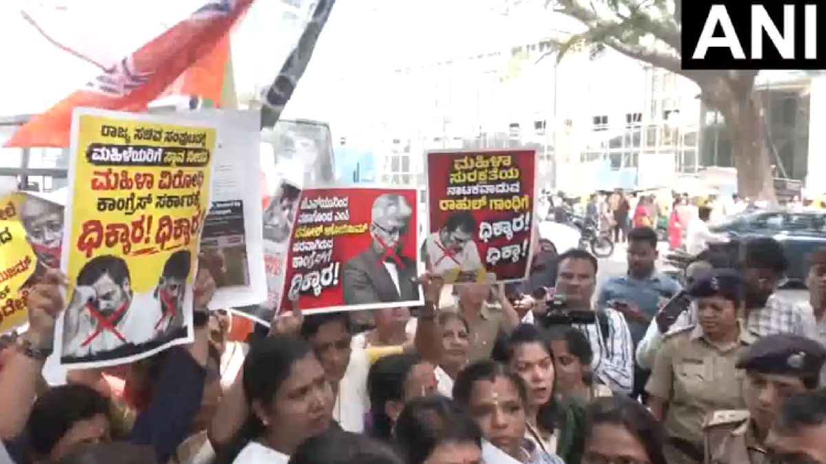 BJP Mahila Morcha members protest in Bengaluru | Photo Credit: https://x.com/ANI