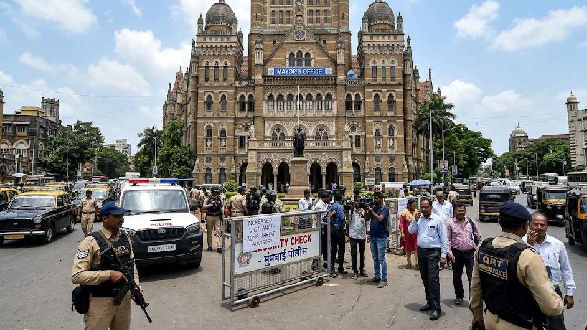 Mumbai Bomb Threat