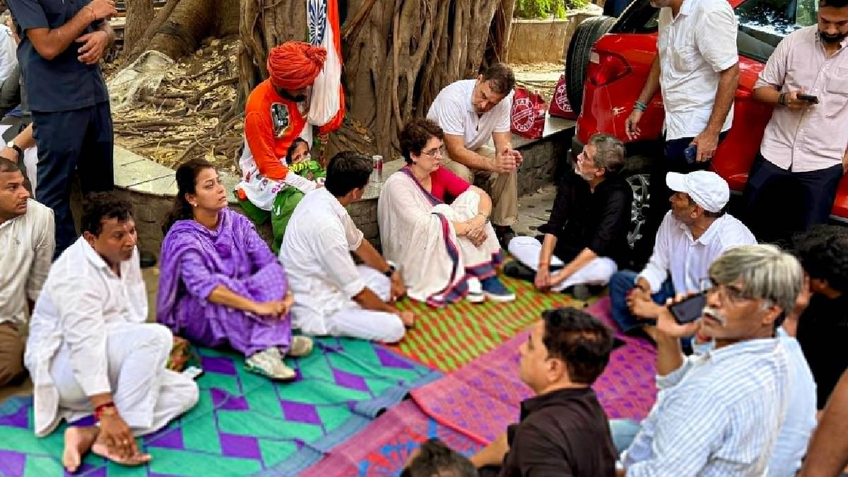 Delhi: Opposition Leaders Detained After March Towards Election Commission Office