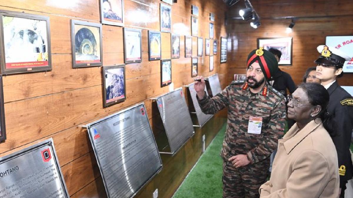President Murmu Visits Atal Tunnel, Hails It as India’s Engineering Marvel