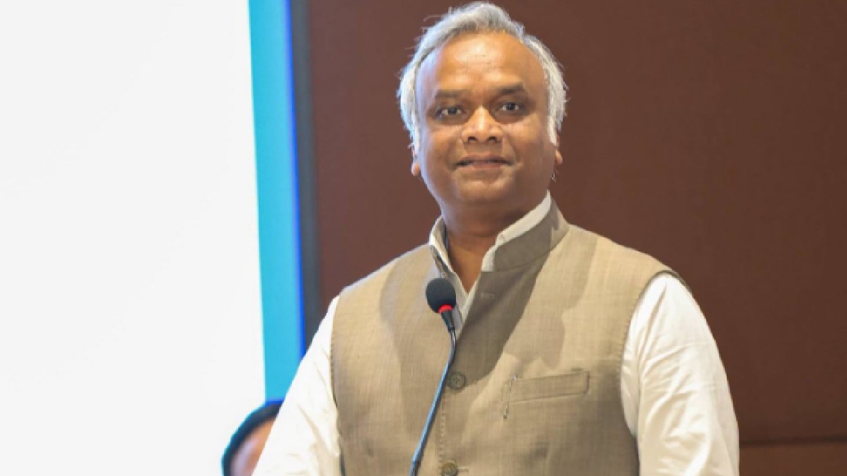 ‘ಕಾರ್ಡ್ ಪ್ರಿಂಟ್ ಮಾಡಿ ವಶಕ್ಕೆ ಪಡೆಯಲು ಇದೇನು ಮದುವೇನಾ?’ ಕುಮಾರಸ್ವಾಮಿಗೆ ಪ್ರಿಯಾಂಕ್ ಖರ್ಗೆ ತಿರುಗೇಟು!!
