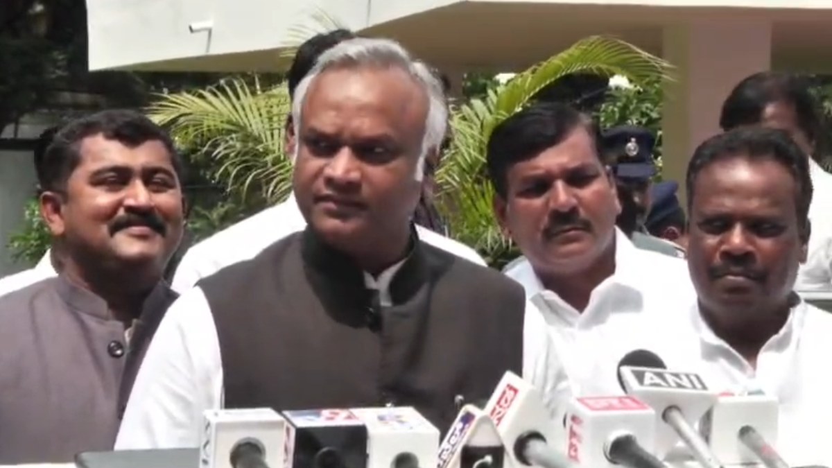 ಶಾಸಕರ ಕಮಿಷನ್ ಆರೋಪಕ್ಕೆ ಪ್ರಿಯಾಂಕ್ ಖರ್ಗೆ ತಿರುಗೇಟು - ‘ಯಾರ್ಯಾರು ಅಂತ ಲಿಸ್ಟ್ ಕೊಡಿ’!!
