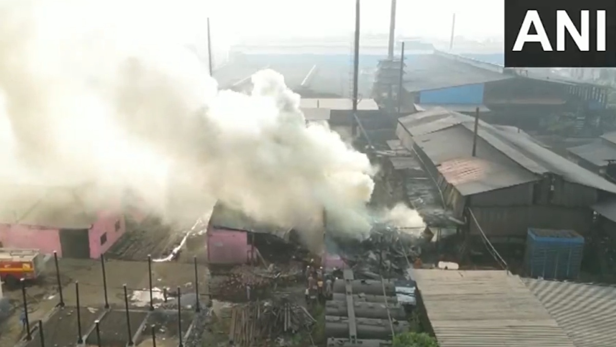 Raipur Factory Fire: Massive Blaze at Porwal Tar Products, No Injuries Reported